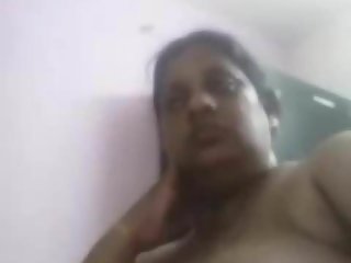 mature aunty showing herself